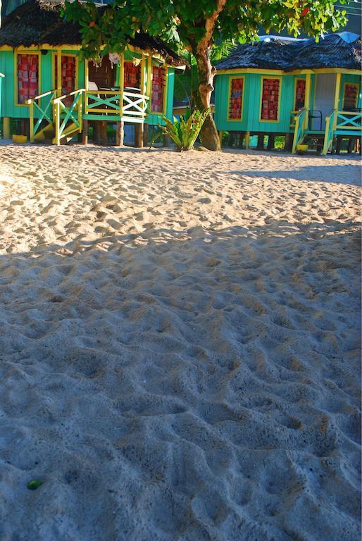 Taufua Beach Fales Lalomanu Номер фото
