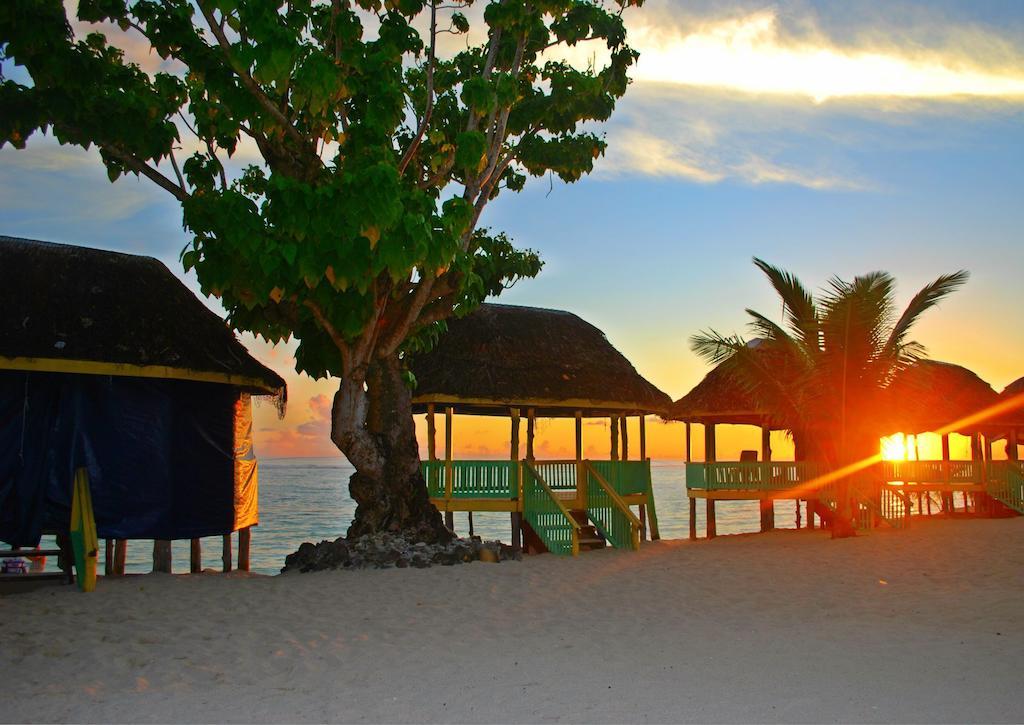 Taufua Beach Fales Lalomanu Номер фото